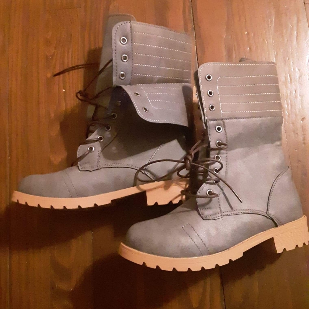 Girl boots